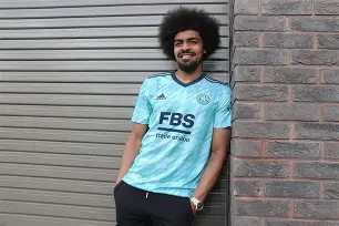 莱斯特城客场逆转成功,追平积分榜(莱斯特城夺冠主力阵容) 莱斯特城客场逆转成功,追平积分榜(莱斯特城夺冠主力阵容)